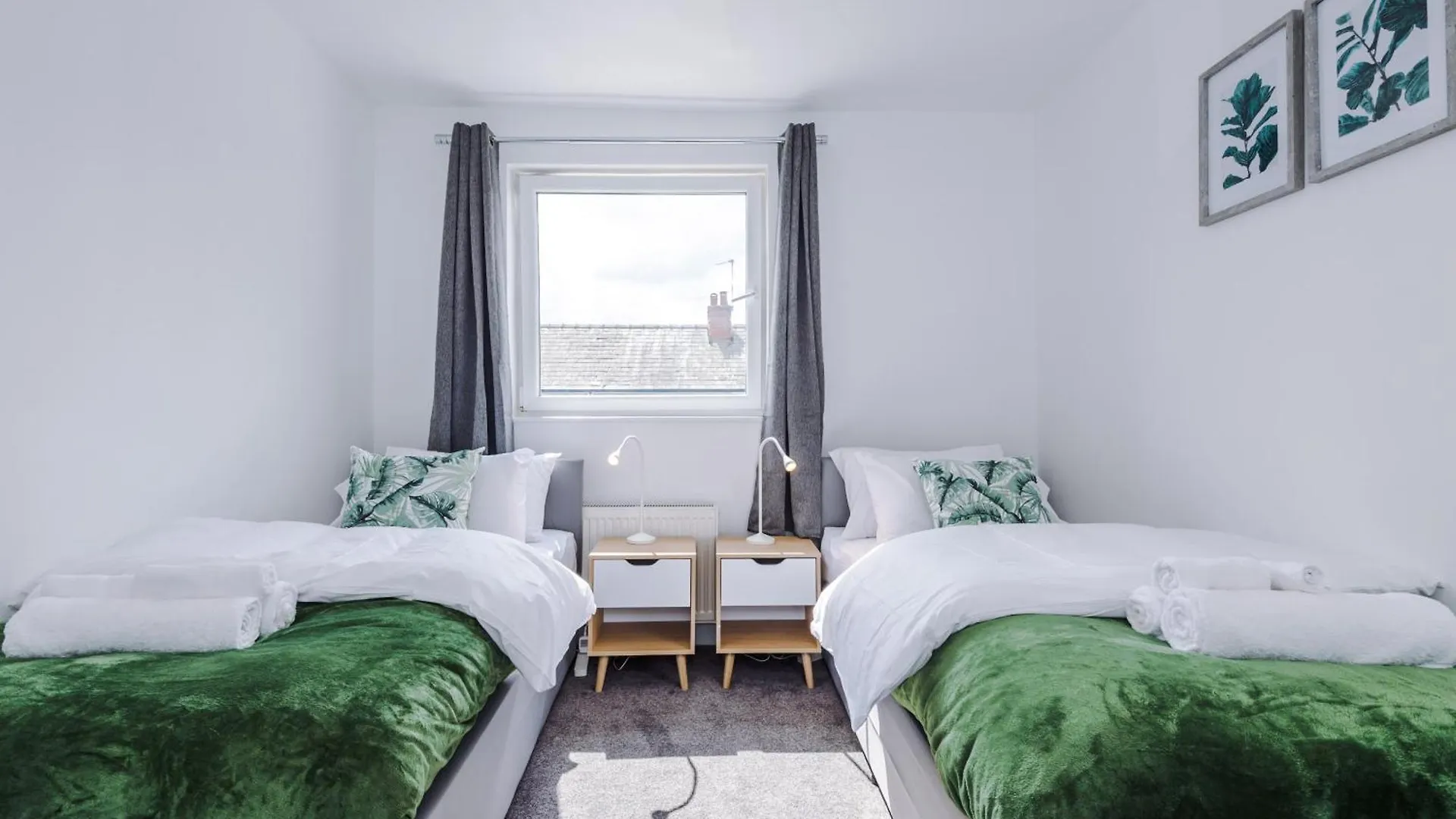 Stunning 3 Bedroom House Near Leeds City Centre With Free Parking 0*, 利兹