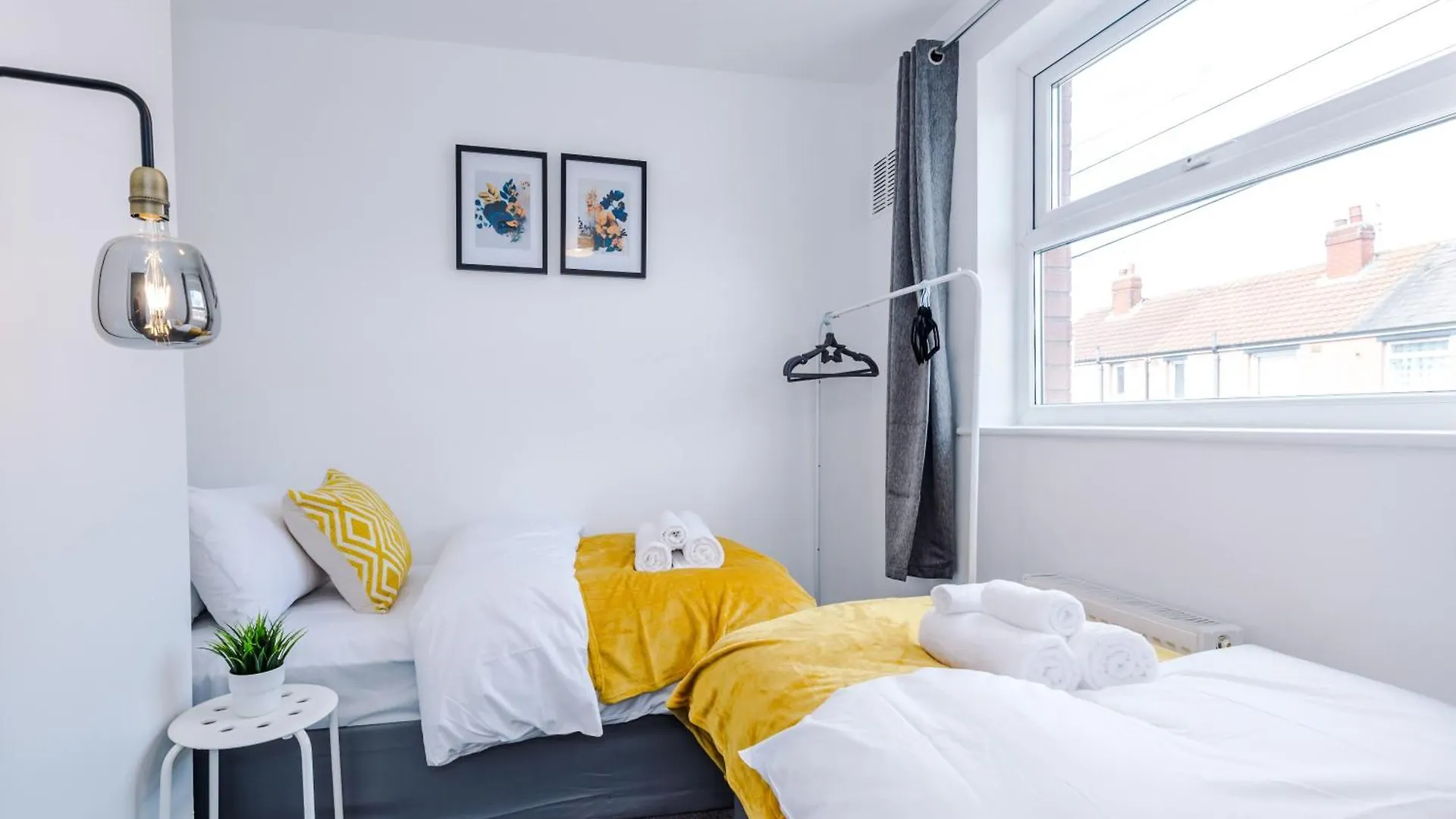 Stunning 3 Bedroom House Near Leeds City Centre With Free Parking 度假居